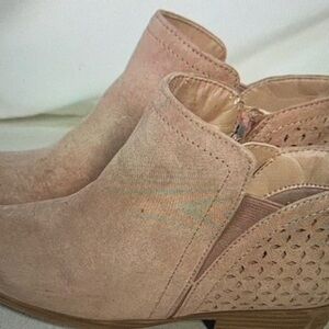 MIA Kids Tan Suede Boots size 13